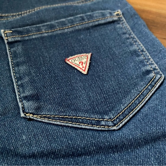 Comfy, Flexible Guess Jeggings - Picture 6 of 7